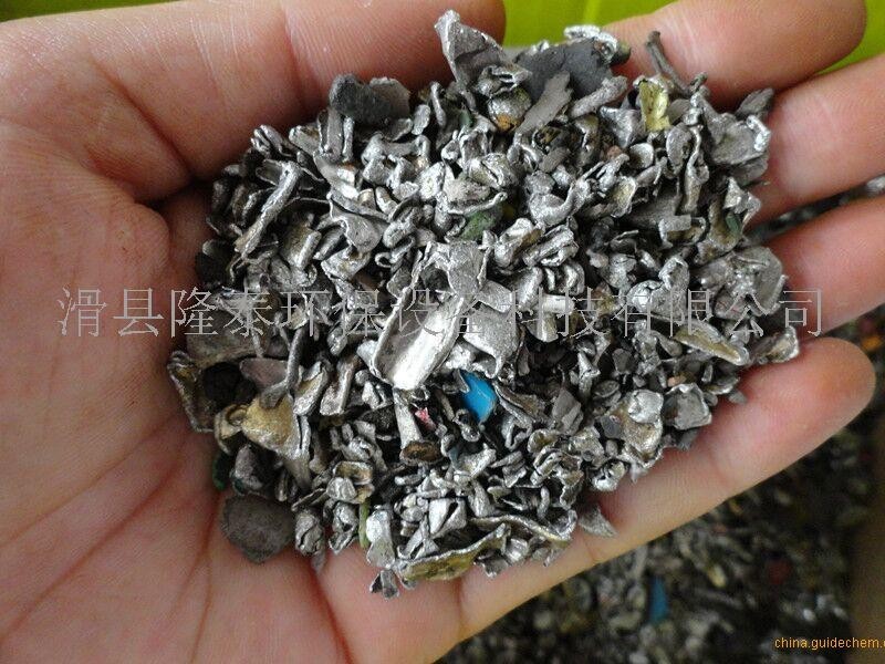 废旧易拉罐图片_废旧易拉罐破碎机_废旧易拉罐破碎机