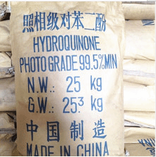对 苯 二 酚